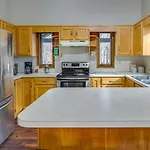 Lovely Poconos Cabin With Resort Amenities!