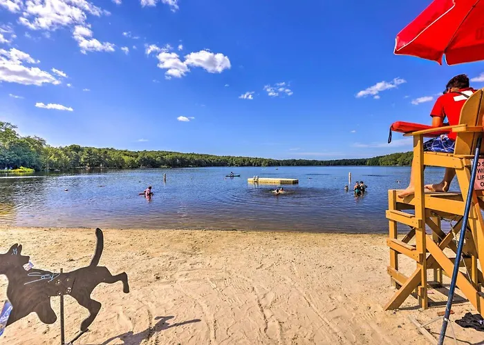 Lovely Poconos Cabin With Resort Amenities!