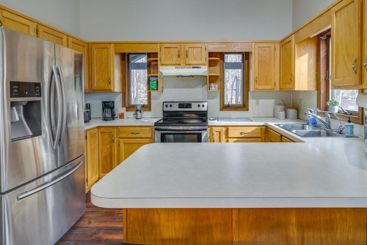 Lovely Poconos With Amenities! Casa de férias