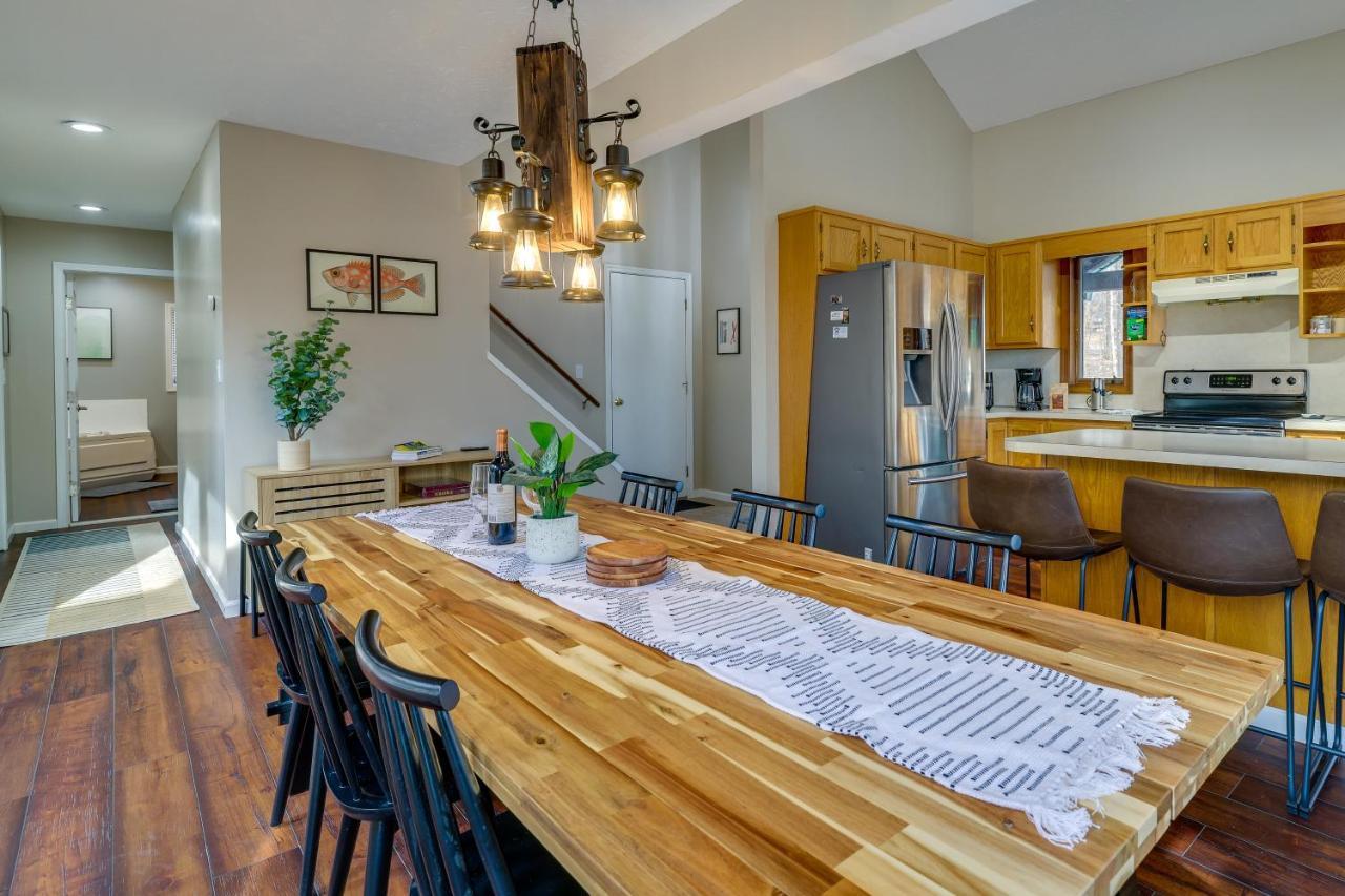 Lovely Poconos With Amenities! Casa de férias *